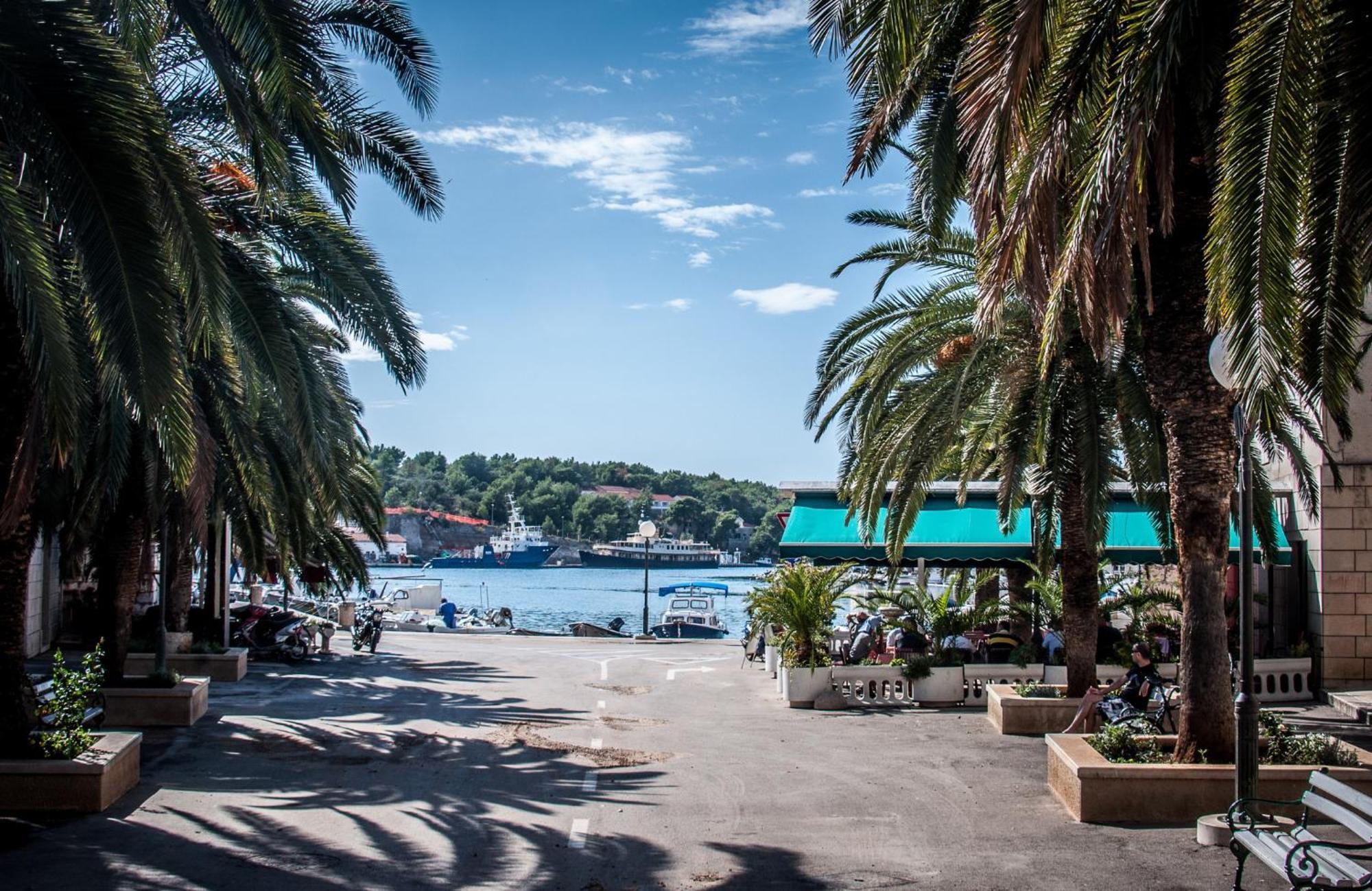 Riva Apartments Villa Thalia - Milna, Brac Milna  Bagian luar foto