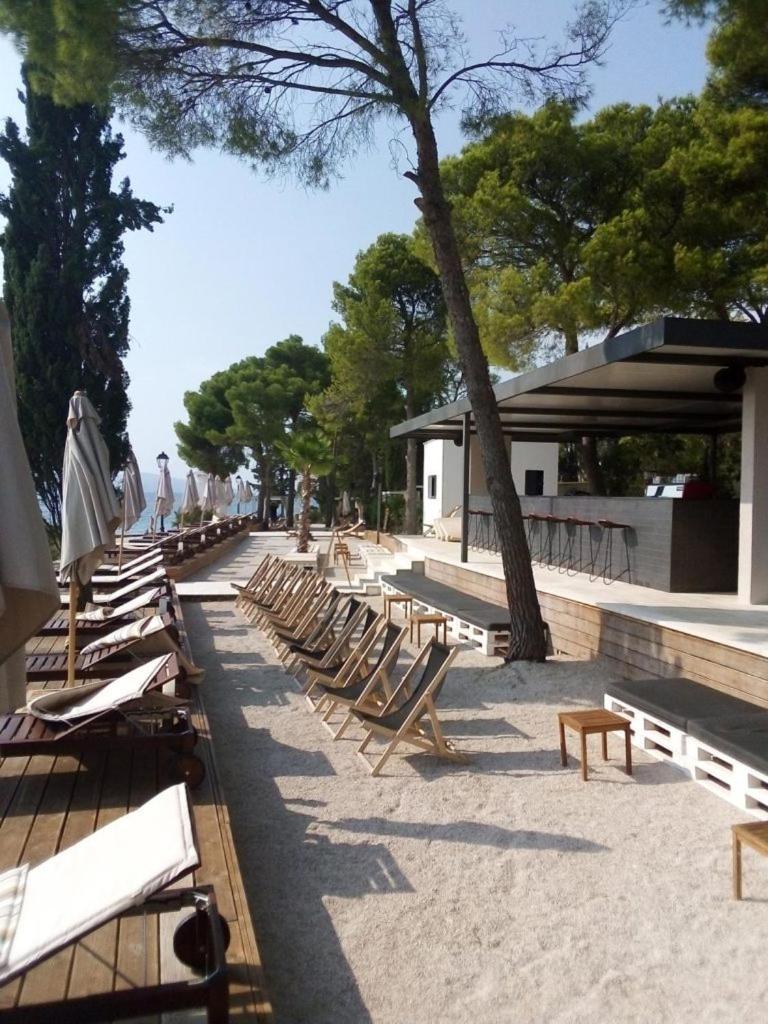 Riva Apartments Villa Thalia - Milna, Brac Milna  Bagian luar foto